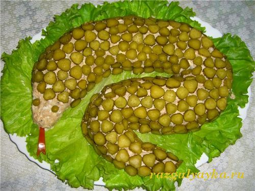 новогодний салат змея