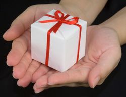 как правильно дарить подарки